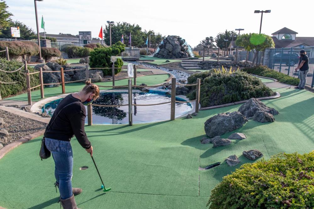 Hotel Emerald Dolphin & Mini Golf