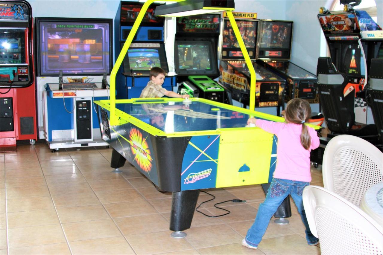 Hotel Emerald Dolphin & Mini Golf
