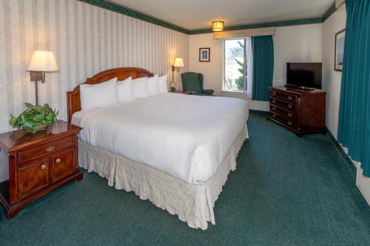 Hotel Emerald Dolphin & Mini Golf 3*