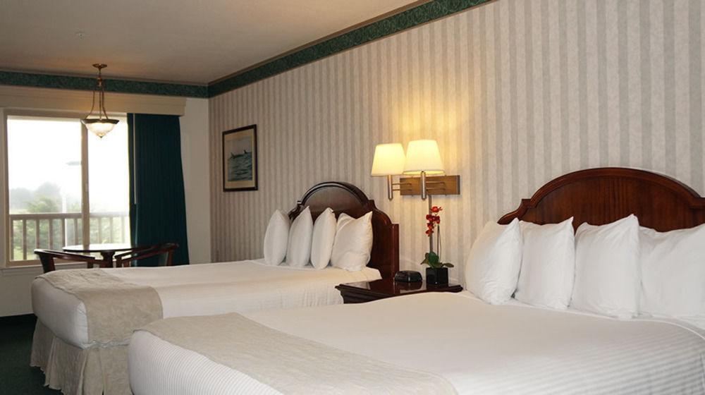 Emerald Dolphin & Mini Golf Hotel