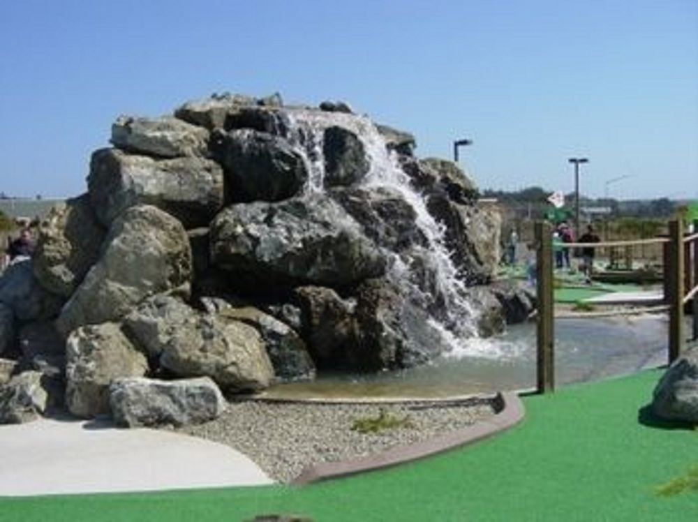 Emerald Dolphin & Mini Golf Fort Bragg