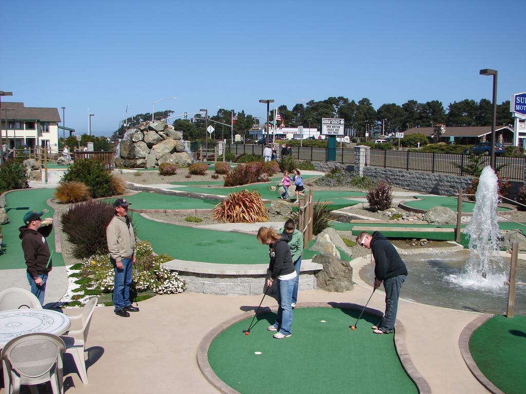 Hotel Emerald Dolphin & Mini Golf 3*