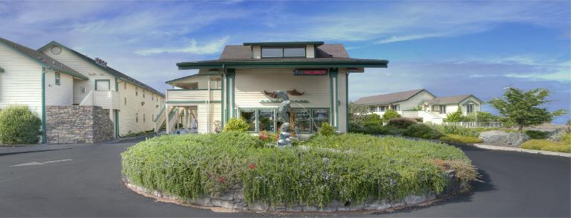 Emerald Dolphin & Mini Golf 3*