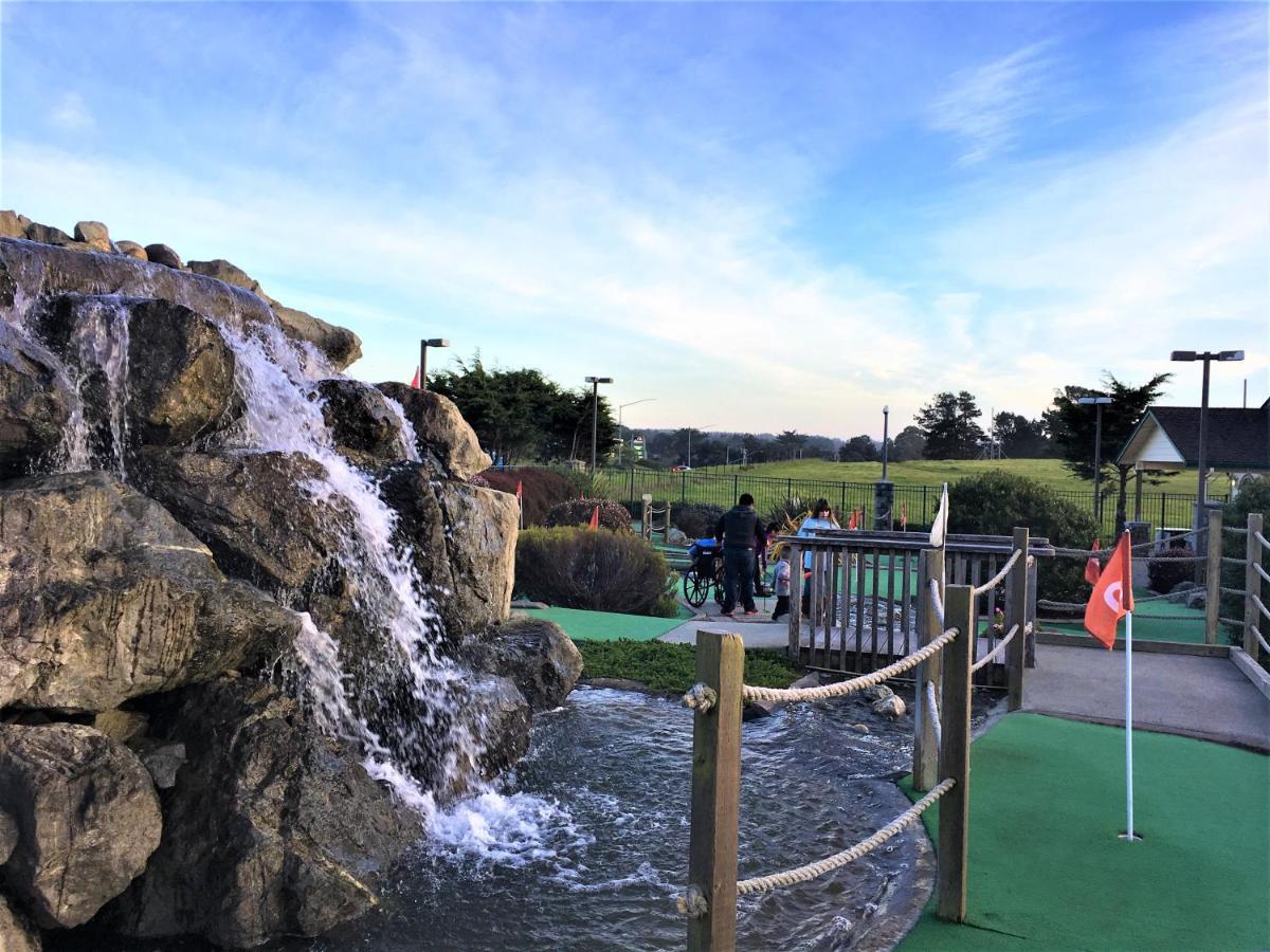 Emerald Dolphin & Mini Golf Hotel